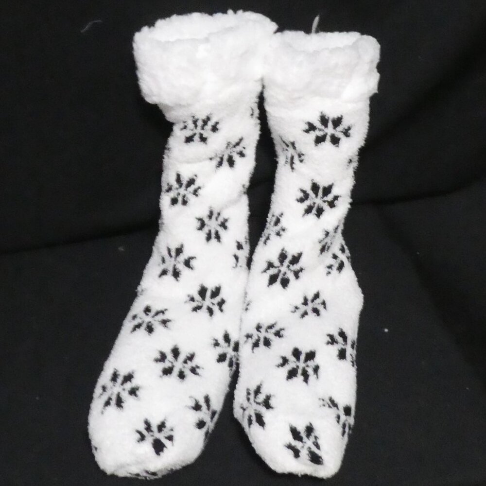 REITMANS | Sherpa - Fleece Socks | Winter - Holiday - Christmas Socks | GUC